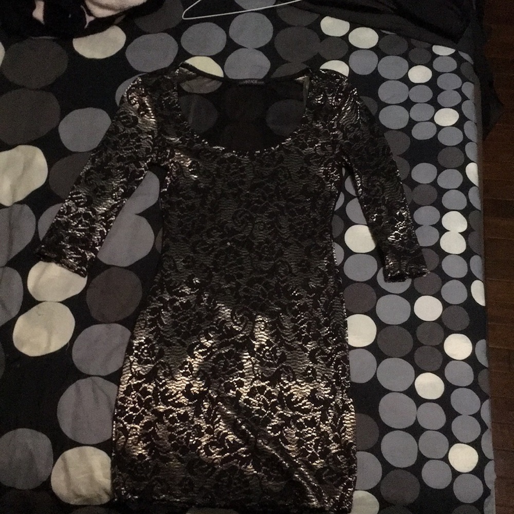 Long sleeve vintage body con dress